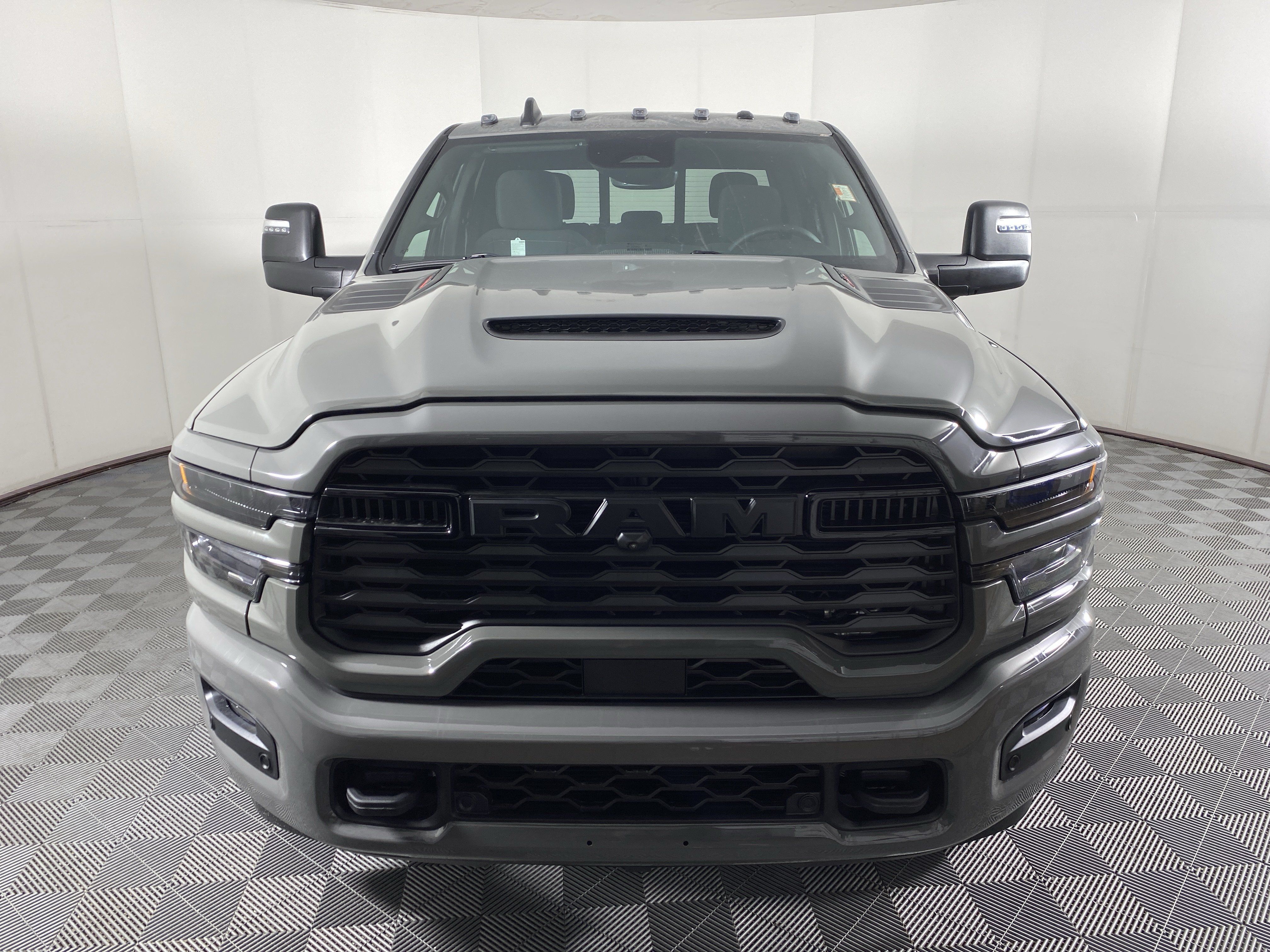 New 2027 RAM 3500 Big Horn AWD/4WD image 9