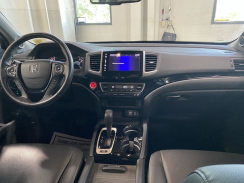 Used 2017 Honda Ridgeline RTL-E image 13