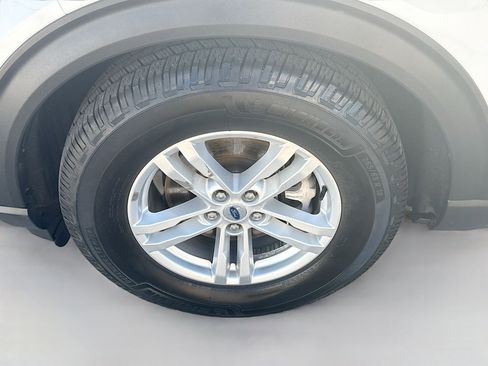 Used 2021 Ford Explorer XLT w/ Equipment Group 202A image 37