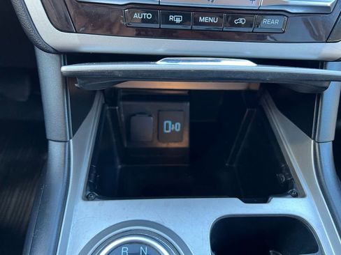 Used 2022 Ford Explorer XLT w/ Class IV Trailer Tow Package image 33