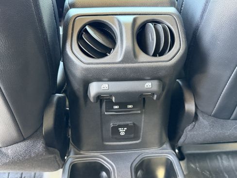 Used 2021 Jeep Gladiator Sport AWD/4WD image 11