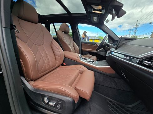 Used 2025 BMW X5 xDrive40i w/ Premium Package AWD/4WD image 16