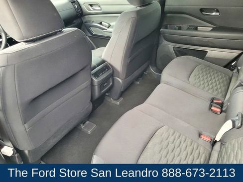 Used 2022 Nissan Pathfinder SV FWD image 14