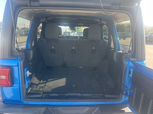 Used 2024 Jeep Wrangler Sahara image 8