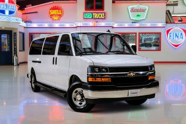 Used 2025 Chevrolet Express 3500 LT w/ LT Preferred Equipment Group RWD image 1