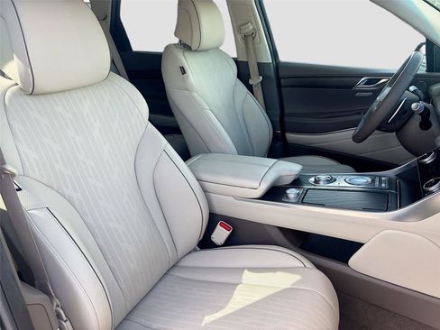 Used 2022 Genesis GV80 2.5T w/ Prestige Package 05 image 32