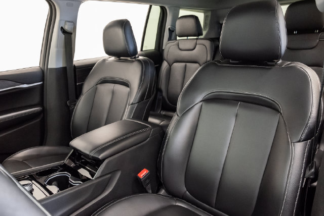 Used 2023 Jeep Grand Cherokee L Limited AWD/4WD image 8