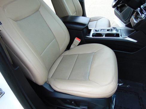 Used 2021 Ford Explorer Limited image 15