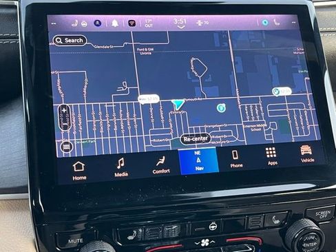 Used 2023 Jeep Grand Cherokee Limited image 15