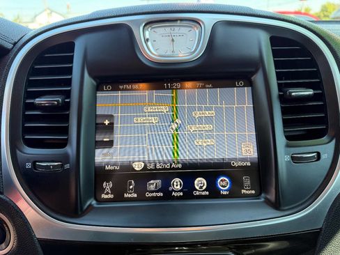 Used 2015 Chrysler 300 Limited image 23