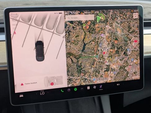 Used 2022 Tesla Model Y Long Range AWD/4WD image 23