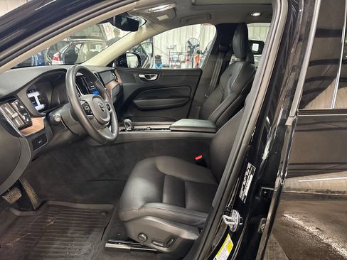 Used 2023 Volvo XC60 B5 Plus AWD/4WD image 14