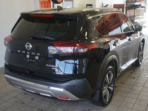 Used 2021 Nissan Rogue Platinum image 18