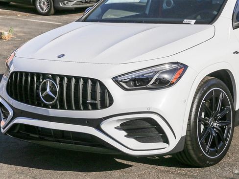 Used 2024 Mercedes-Benz GLA 35 AMG 4MATIC image 7
