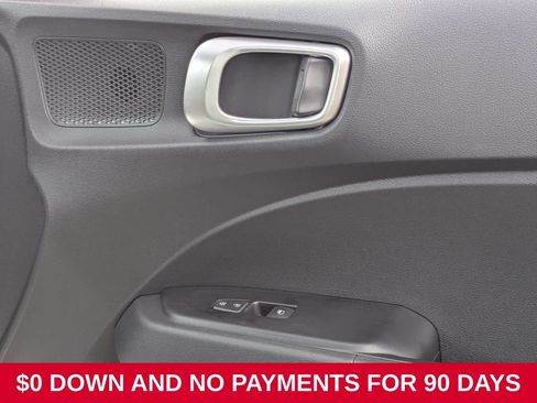 Used 2025 Hyundai Venue SEL FWD image 33