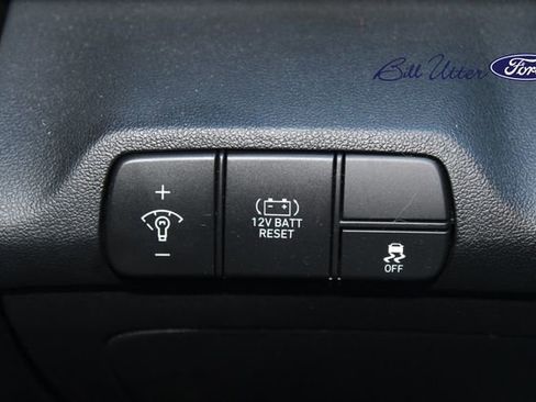 Used 2024 Hyundai Elantra Limited image 22