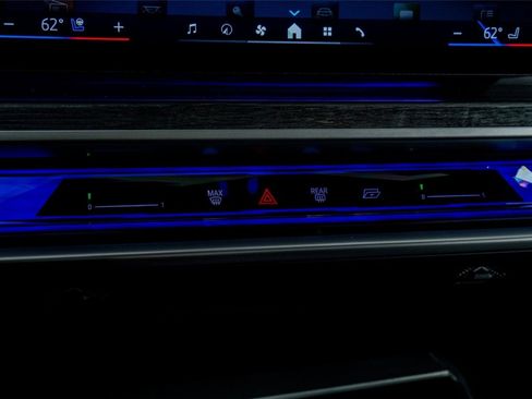 Used 2024 BMW 760i xDrive 760i xDrive image 37