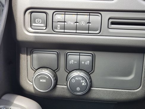 Used 2023 Chevrolet Tahoe Premier RWD image 14