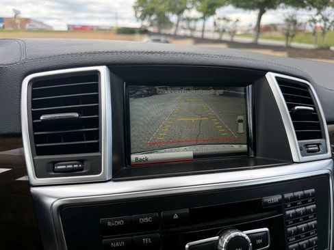 Used 2015 Mercedes-Benz GL 450 4MATIC image 43