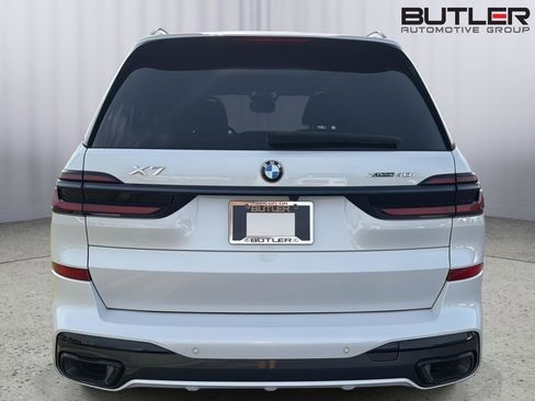Used 2024 BMW X7 xDrive40i w/ M Sport Package AWD/4WD image 9