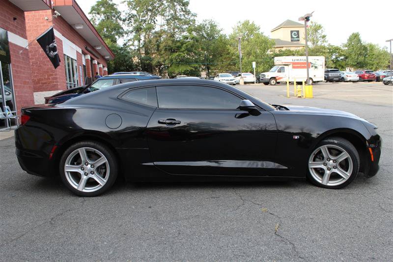 Used 2022 Chevrolet Camaro LT RWD image 6