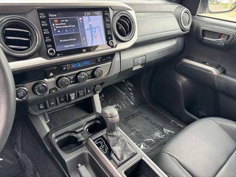 Certified 2022 Toyota Tacoma Limited AWD/4WD image 91