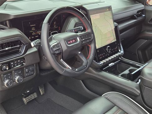 Used 2025 GMC Yukon AT4 Ultimate AWD/4WD image 10
