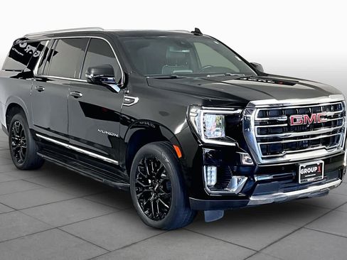 Used 2023 GMC Yukon XL SLT w/ SLT Luxury Package AWD/4WD image 3