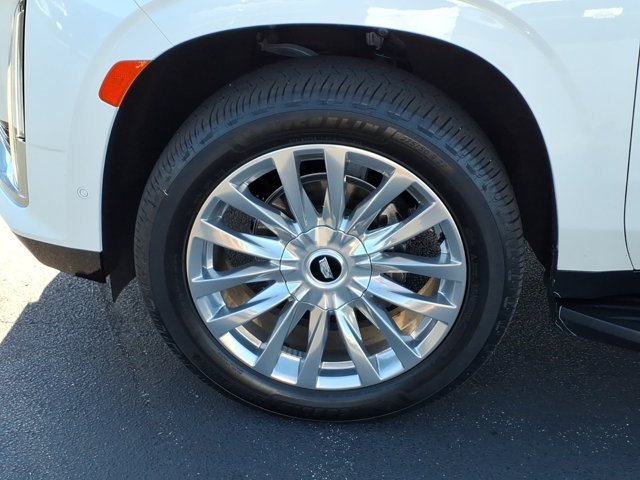 Used 2021 Cadillac Escalade Premium Luxury w/ LPO, Illumination Package AWD/4WD image 35