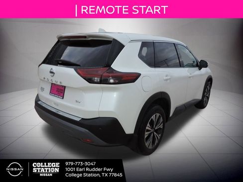 Certified 2021 Nissan Rogue SV image 4