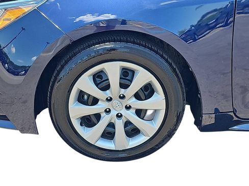Used 2024 Toyota Corolla LE FWD image 30