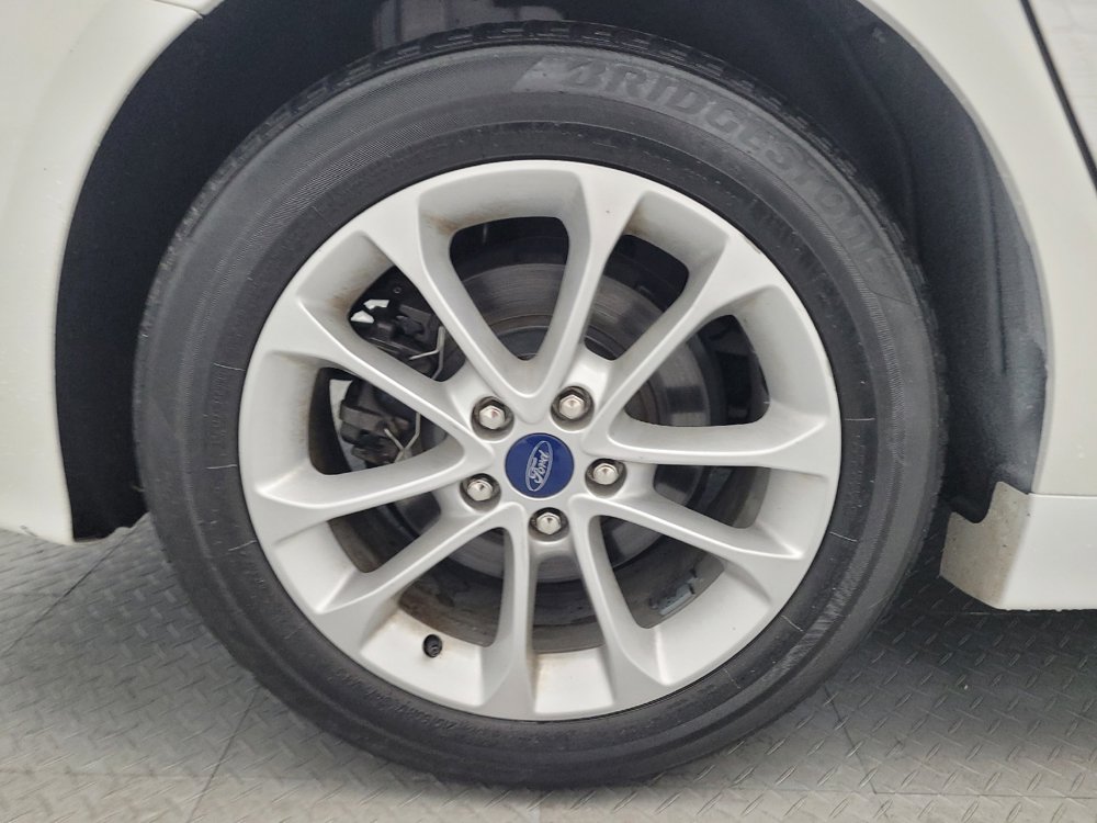 Used 2020 Ford Fusion SE FWD image 31