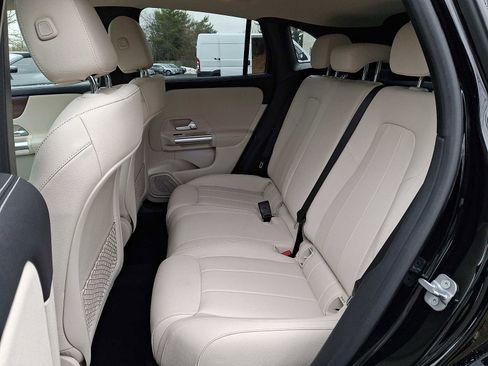 Certified 2023 Mercedes-Benz GLA 250 4MATIC image 8