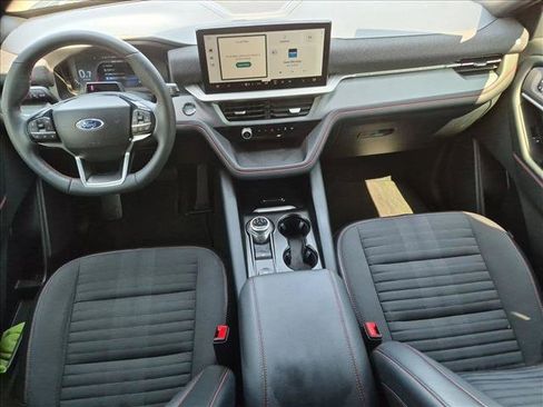 Certified 2025 Ford Explorer ST-Line RWD image 17