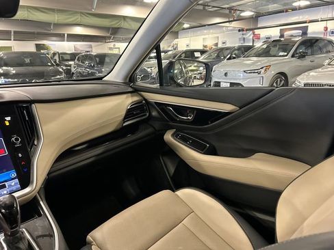 Used 2022 Subaru Outback Limited image 25