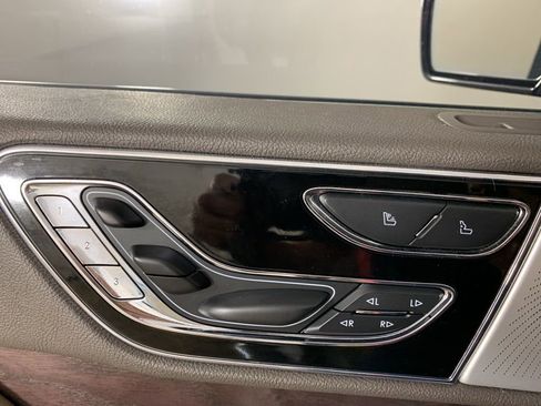 Used 2023 Lincoln Navigator L Reserve AWD/4WD image 17