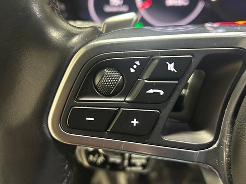Used 2022 Porsche Cayenne Coupe AWD/4WD image 19