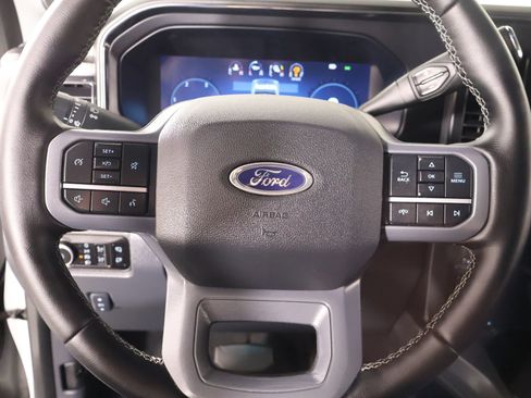 Used 2026 Ford F250 Lariat w/ Black Appearance Package AWD/4WD image 3