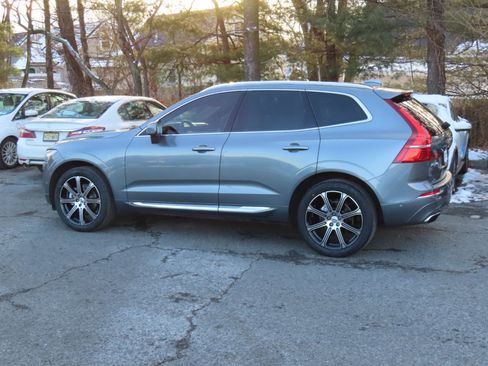 Used 2019 Volvo XC60 T5 Inscription w/ Protection Package Premier image 3