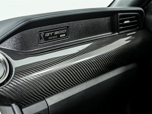 Used 2021 Ford Mustang Shelby GT500 w/ Carbon Fiber Track Pack RWD image 25