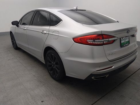 Used 2019 Ford Fusion SE image 3