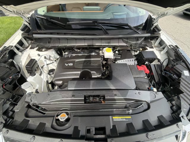 Certified 2024 Nissan Pathfinder Platinum w/ Cargo Package AWD/4WD image 14