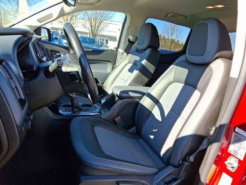 Used 2022 Chevrolet Colorado Z71 w/ Safety Package image 24