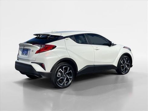 Used 2021 Toyota C-HR XLE image 6