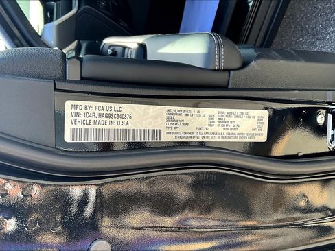 New 2025 Jeep Grand Cherokee Altitude image 12