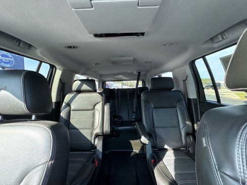 Used 2015 GMC Yukon XL Denali w/ Premium Package image 19