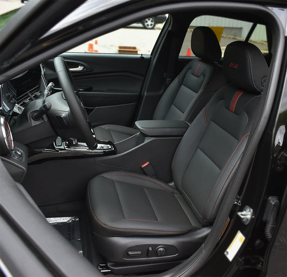 New 2026 Chevrolet Trax RS w/ Driver Confidence Package FWD image 9