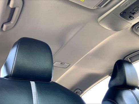 Used 2023 Toyota Camry SE FWD image 14