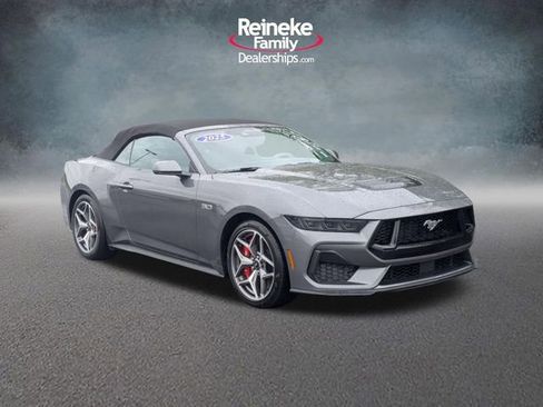 Used 2025 Ford Mustang GT Premium w/ GT Performance Package RWD image 3