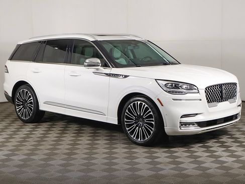 Used 2020 Lincoln Aviator Black Label w/ Dynamic Handling Package AWD/4WD image 2